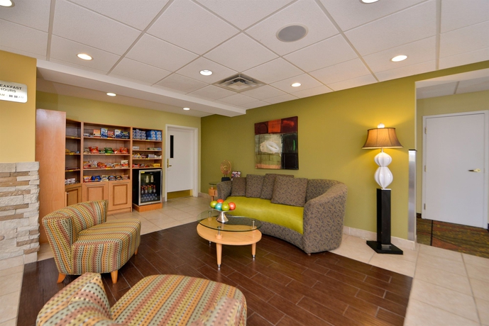 Imagen de los interiores del Hotel Best Western Plus Newport News Inn and Suites. Foto 10