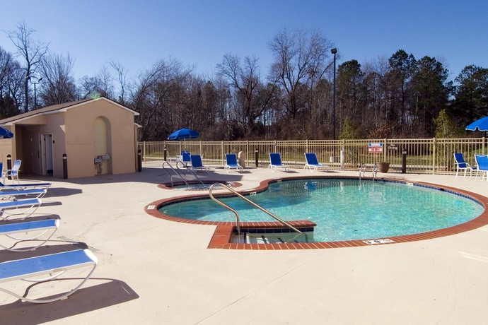 Imagen de la piscina del Hotel Best Western Plus Newport News Inn and Suites. Foto 11