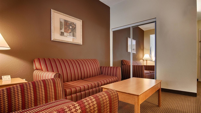Imagen de la habitación del Hotel Best Western Plus Newport News Inn and Suites. Foto 5