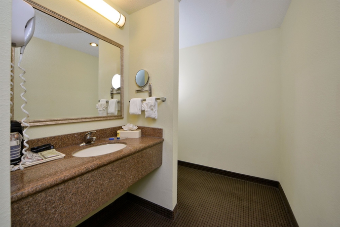 Imagen de la habitación del Hotel Best Western Plus Newport News Inn and Suites. Foto 8
