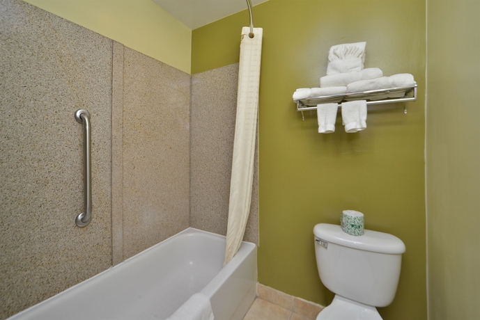 Imagen de la habitación del Hotel Best Western Plus Newport News Inn and Suites. Foto 9