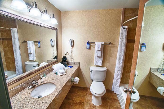 Imagen de la habitación del Hotel Best Western Plus North Canton Inn And Suites. Foto 5