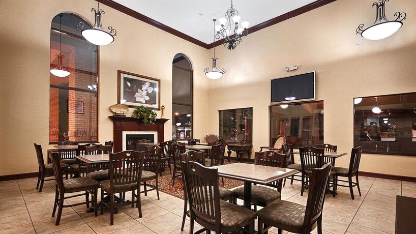 Imagen del bar/restaurante del Hotel Best Western Plus North Canton Inn And Suites. Foto 3