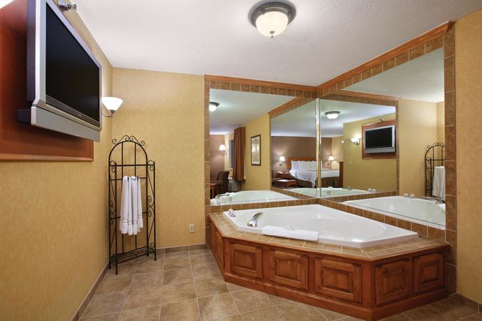 Imagen de la habitación del Hotel Best Western Plus North Canton Inn And Suites. Foto 9
