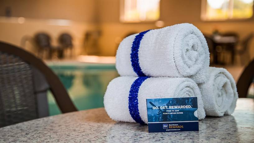 Imagen de la piscina del Hotel Best Western Plus North Joliet. Foto 19