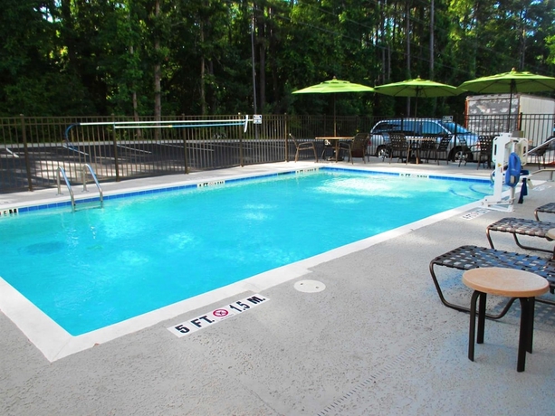 Imagen de la piscina del Hotel Best Western Plus North Savannah. Foto 18