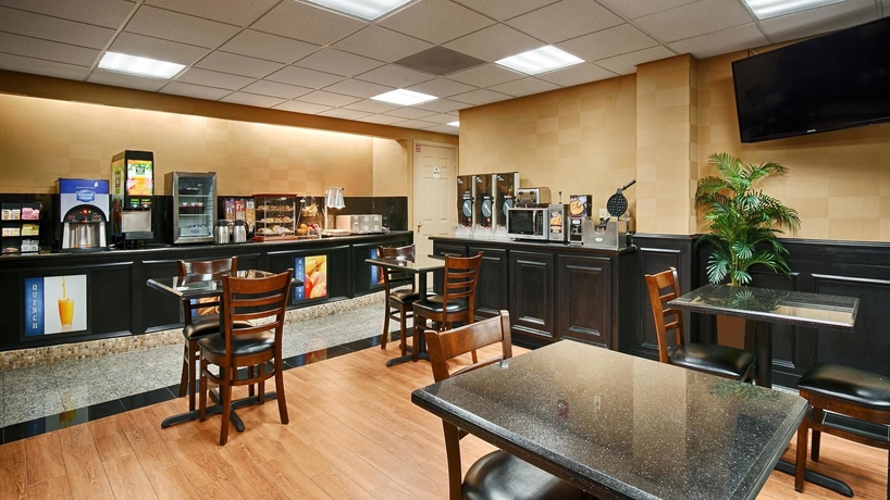 Imagen del bar/restaurante del Hotel Best Western Plus Northwest Inn and Suites. Foto 2