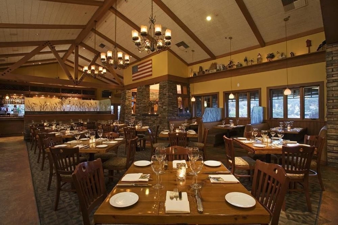 Imagen del bar/restaurante del Hotel Best Western Plus Novato Oaks Inn. Foto 2