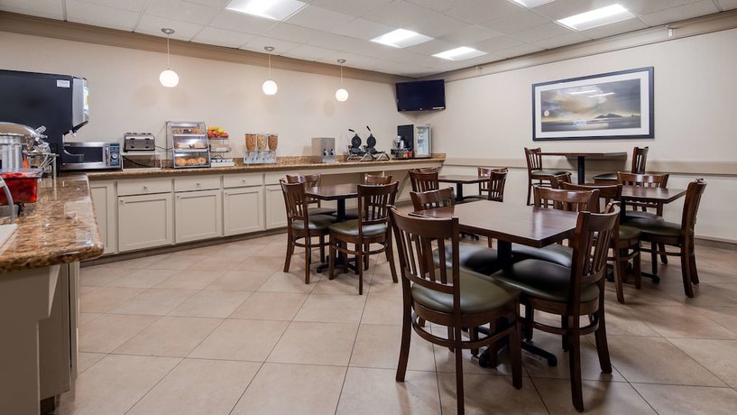Imagen del bar/restaurante del Hotel Best Western Plus Oak Harbor And Conference Center. Foto 2