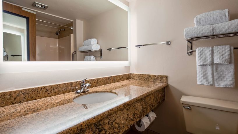 Imagen de la habitación del Hotel Best Western Plus Oak Harbor And Conference Center. Foto 8
