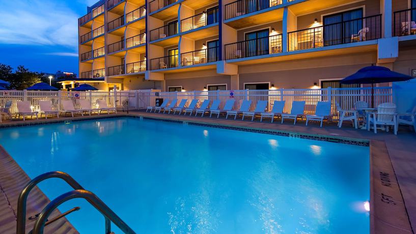 Imagen de la piscina del Hotel Best Western Plus Ocean City. Foto 20