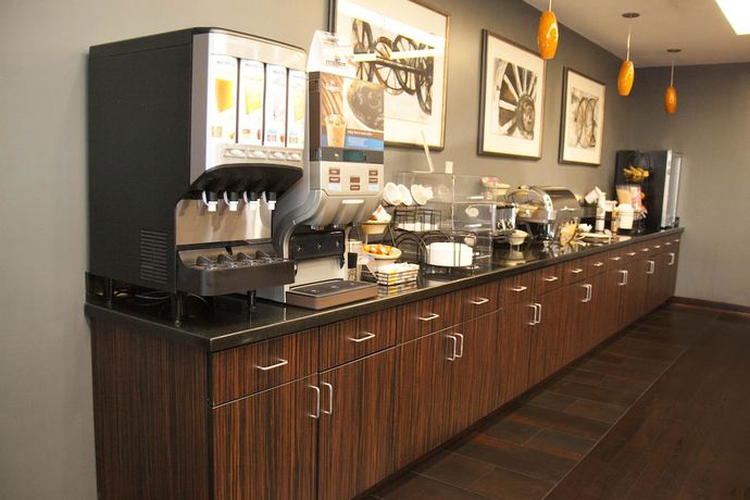 Imagen del bar/restaurante del Hotel Best Western Plus Olathe. Foto 4