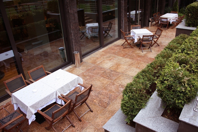 Imagen del bar/restaurante del Hotel Best Western Plus Olives City. Foto 5