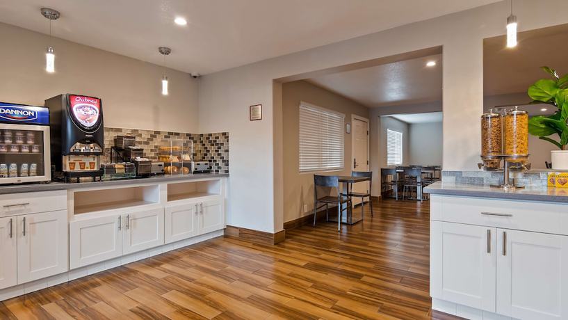 Imagen del bar/restaurante del Hotel Best Western Plus Ontario Airport and Convention Center. Foto 2