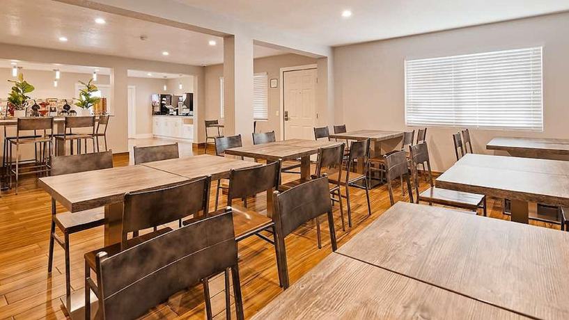 Imagen del bar/restaurante del Hotel Best Western Plus Ontario Airport and Convention Center. Foto 3