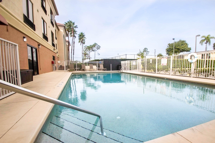 Imagen de la piscina del Hotel Best Western Plus Orlando East- UCF Area. Foto 15