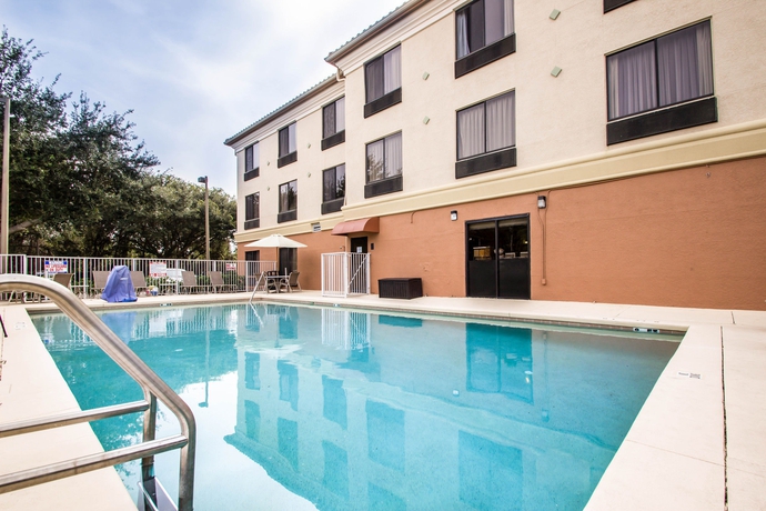 Imagen de la piscina del Hotel Best Western Plus Orlando East- UCF Area. Foto 16