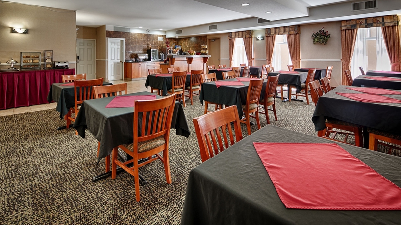 Imagen del bar/restaurante del Hotel Best Western Plus Osoyoos Hotel and Suites. Foto 2