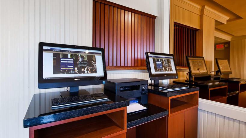 Imagen de los interiores del Hotel Best Western Plus Oswego And Conference Center. Foto 12