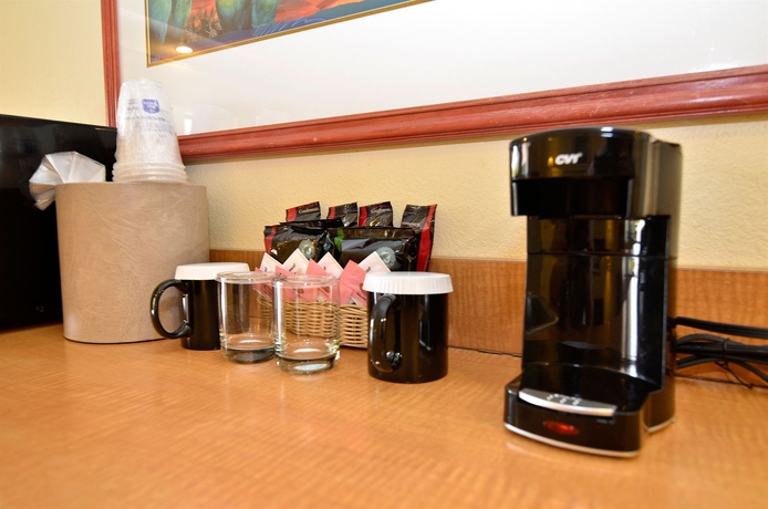 Imagen del bar/restaurante del Hotel Best Western Plus Palm Desert Resort. Foto 2