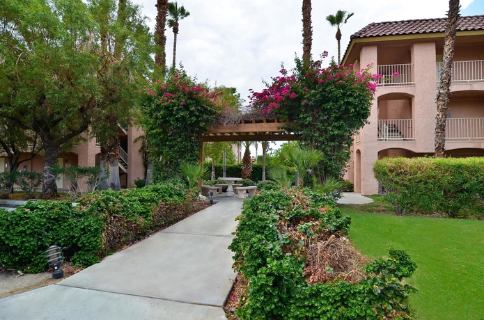 Imagen de la piscina del Hotel Best Western Plus Palm Desert Resort. Foto 8