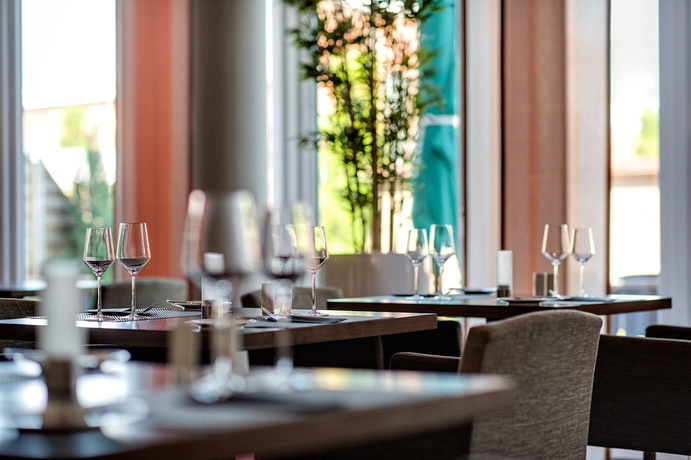 Imagen del bar/restaurante del Hotel Best Western Plus Papenburg. Foto 2