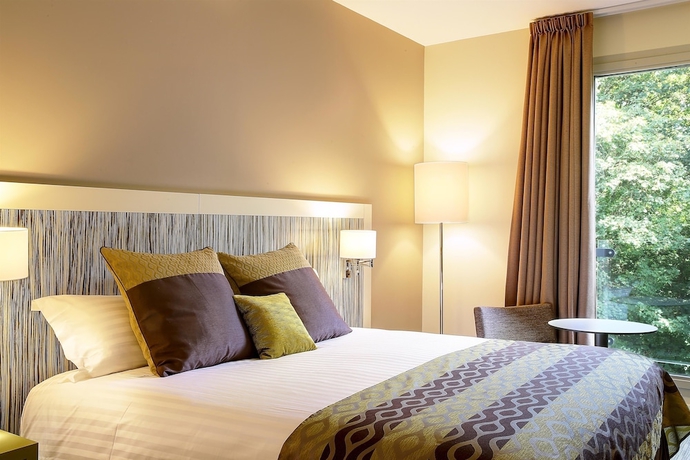 Imagen de la habitación del Hotel Best Western Plus Paris Meudon Ermitage. Foto 3