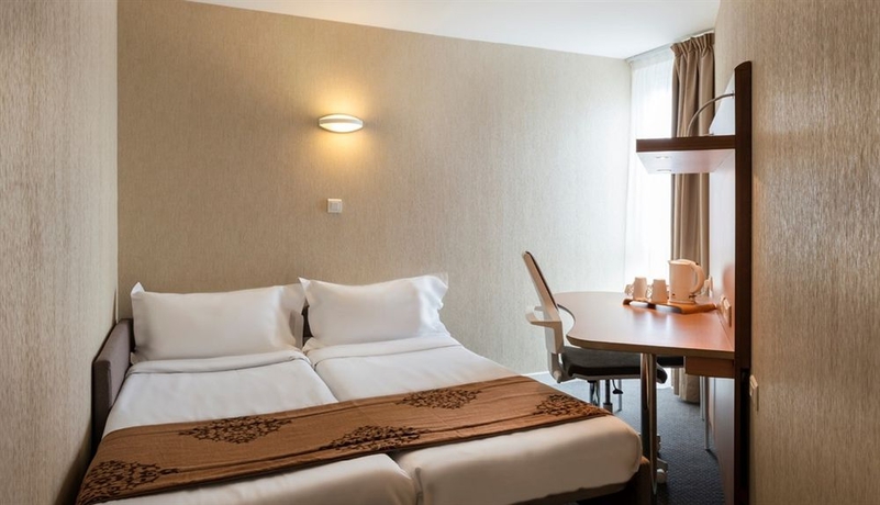 Imagen de la habitación del Hotel Best Western Plus Paris Saclay. Foto 6