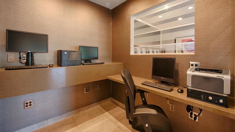 Imagen de los interiores del Hotel Best Western Plus Pavilions. Foto 9