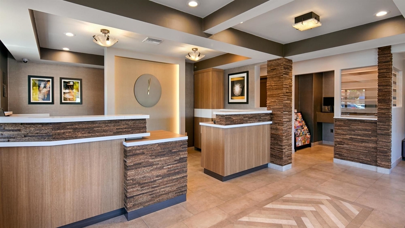 Imagen de los interiores del Hotel Best Western Plus Pavilions. Foto 11