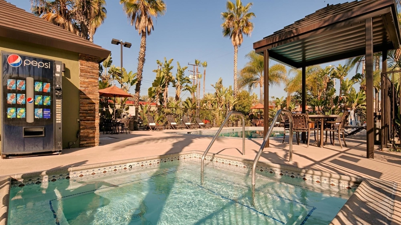 Imagen de los exteriores del Hotel Best Western Plus Pavilions. Foto 8