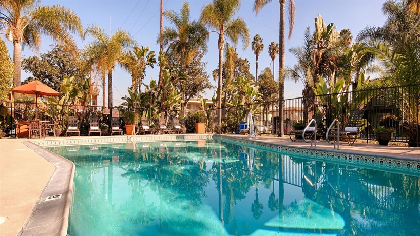 Imagen de la piscina del Hotel Best Western Plus Pavilions. Foto 13