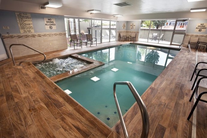 Imagen de la piscina del Hotel Best Western Plus Peak Vista Inn and Suites. Foto 9