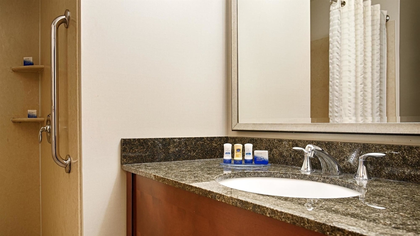 Imagen de la habitación del Hotel Best Western Plus Philadelphia Airport S. At Widener Univ.. Foto 8