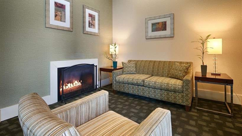 Imagen de los interiores del Hotel Best Western Plus Philadelphia Airport S. At Widener Univ.. Foto 13