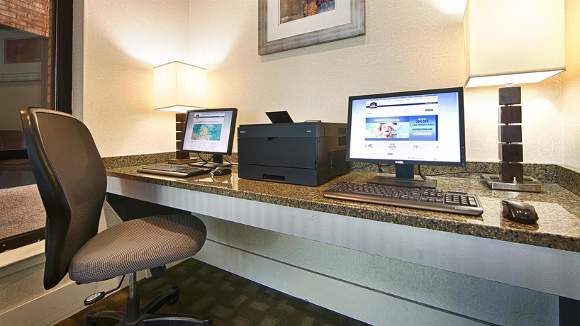 Imagen de los interiores del Hotel Best Western Plus Philadelphia Airport S. At Widener Univ.. Foto 14