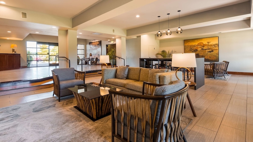 Imagen de los interiores del Hotel Best Western Plus Plaza By The Green. Foto 18