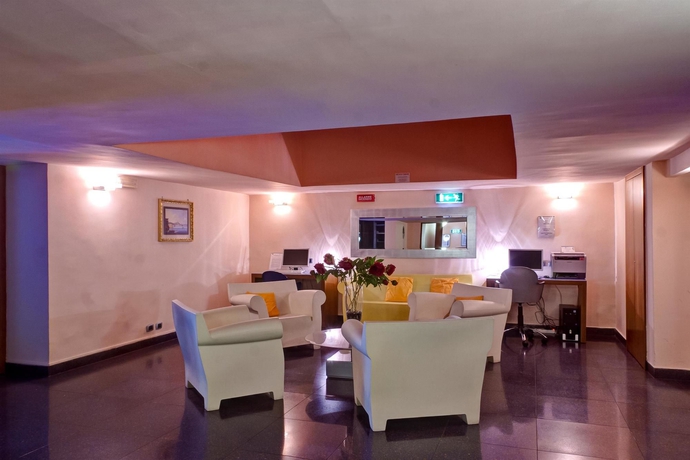 Imagen general del Hotel Best Western Plus Plaza, N&aacute;poles. Foto 1