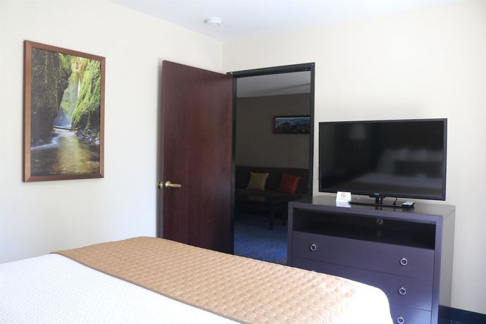 Imagen de la habitación del Hotel Best Western Plus Portland Airport and Suites. Foto 12