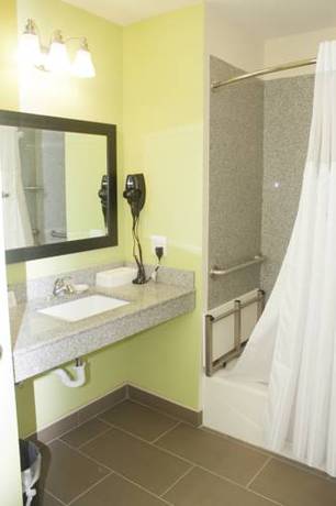 Imagen de la habitación del Hotel Best Western Plus Pratt. Foto 14