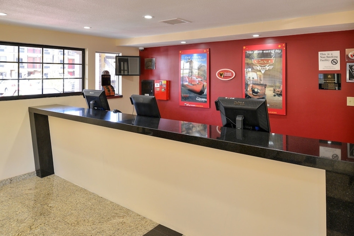 Imagen de los interiores del Hotel Best Western Plus Raffles Inn and Suites. Foto 17