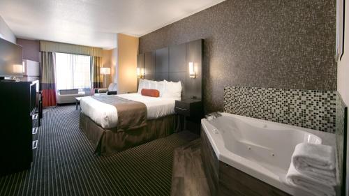 Imagen de la habitación del Hotel Best Western Plus Rama Inn & Suites. Foto 8