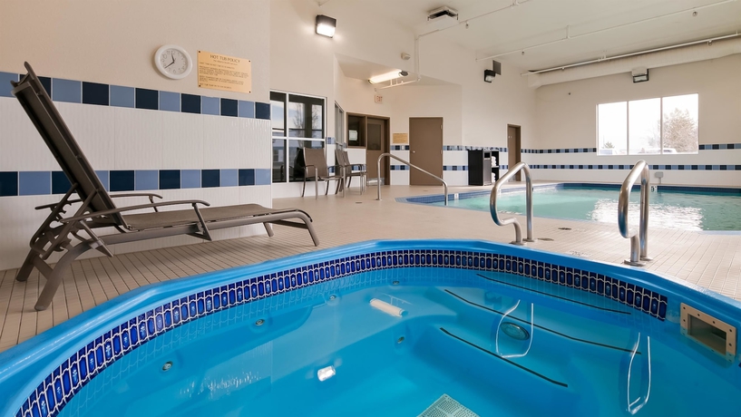 Imagen de la piscina del Hotel Best Western Plus Red Deer Inn and Suites. Foto 18