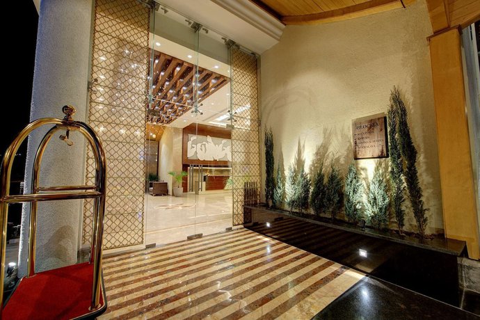 Imagen de los interiores del Hotel Best Western Plus Revanta. Foto 13