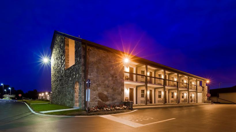 Imagen general del Hotel Best Western Plus Revere Inn & Suites. Foto 2