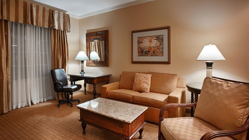 Imagen de los interiores del Hotel Best Western Plus Richmond Inn and Suites-Baton Rouge. Foto 11