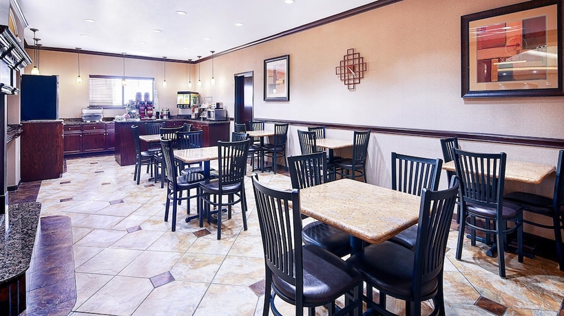 Imagen del bar/restaurante del Hotel Best Western Plus Royal Mountain Inn and Suites. Foto 4