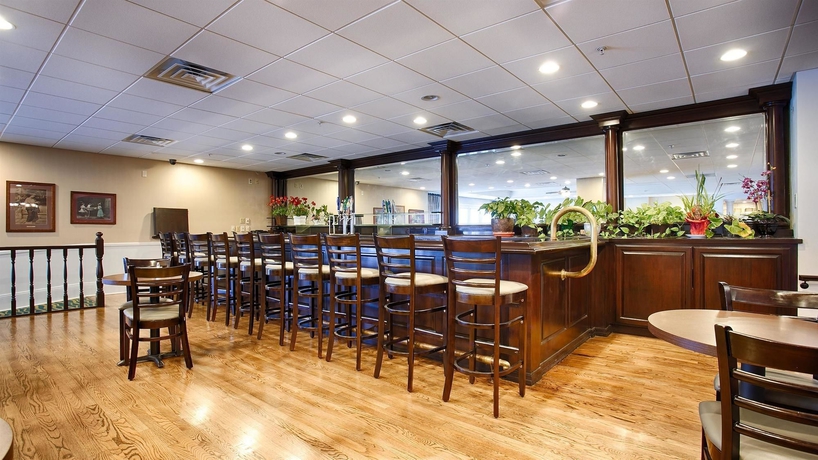 Imagen del bar/restaurante del Hotel Best Western Plus San Pedro Hotel and Suites. Foto 2