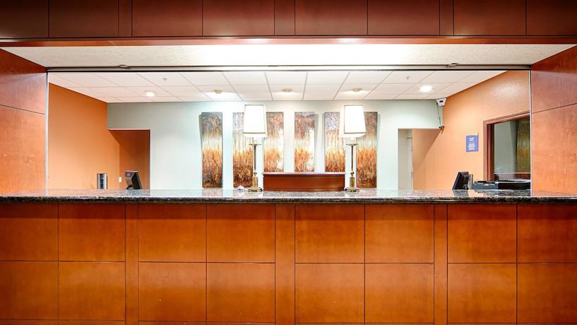 Imagen de los interiores del Hotel Best Western Plus Sandusky And Suites. Foto 16