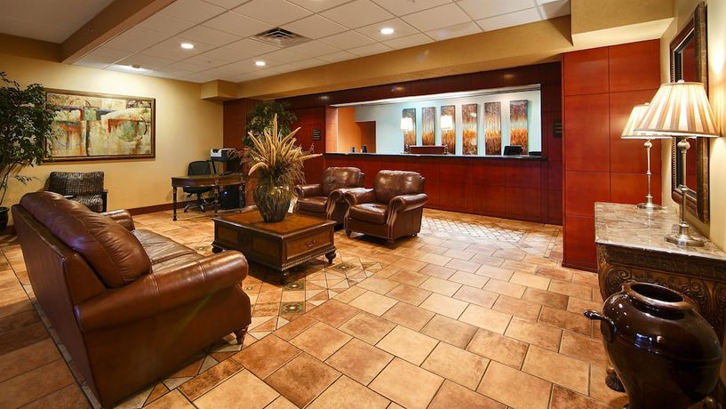 Imagen de los interiores del Hotel Best Western Plus Sandusky And Suites. Foto 18